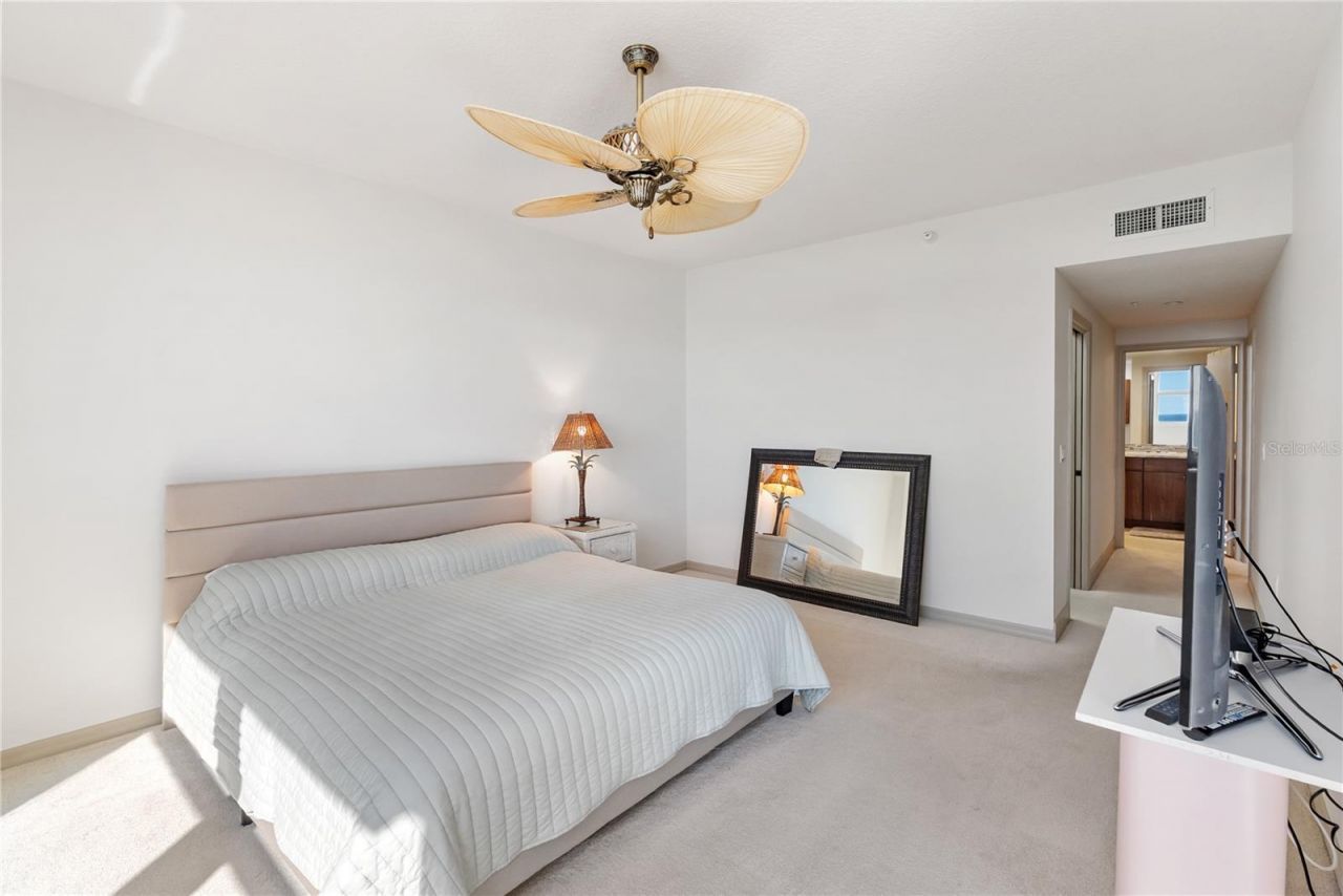 1800 Benjamin Franklin Drive, Unit B809, Sarasota, FL 34236 Photo