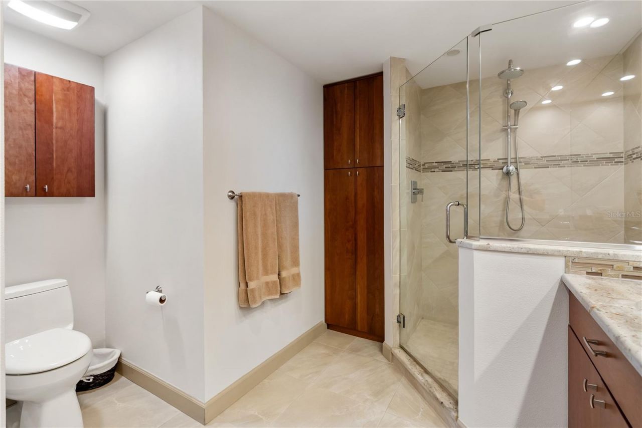 1800 Benjamin Franklin Drive, Unit B809, Sarasota, FL 34236 Photo