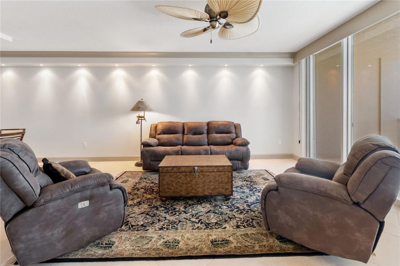 1800 Benjamin Franklin Drive, Unit B809, Sarasota, FL 34236 Photo