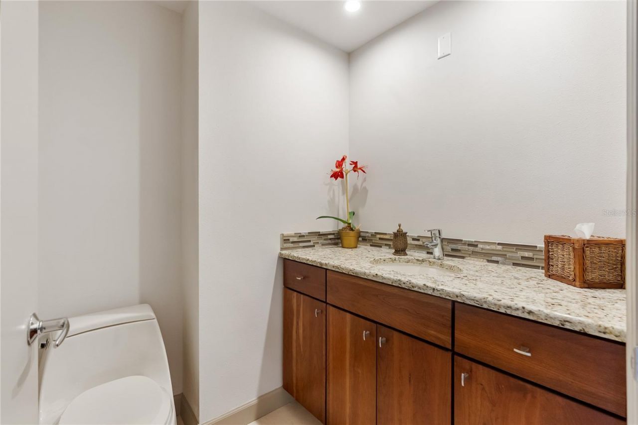 1800 Benjamin Franklin Drive, Unit B809, Sarasota, FL 34236 Photo