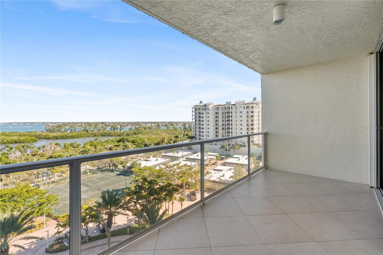 1800 Benjamin Franklin Drive, Unit B809, Sarasota, FL 34236 Photo