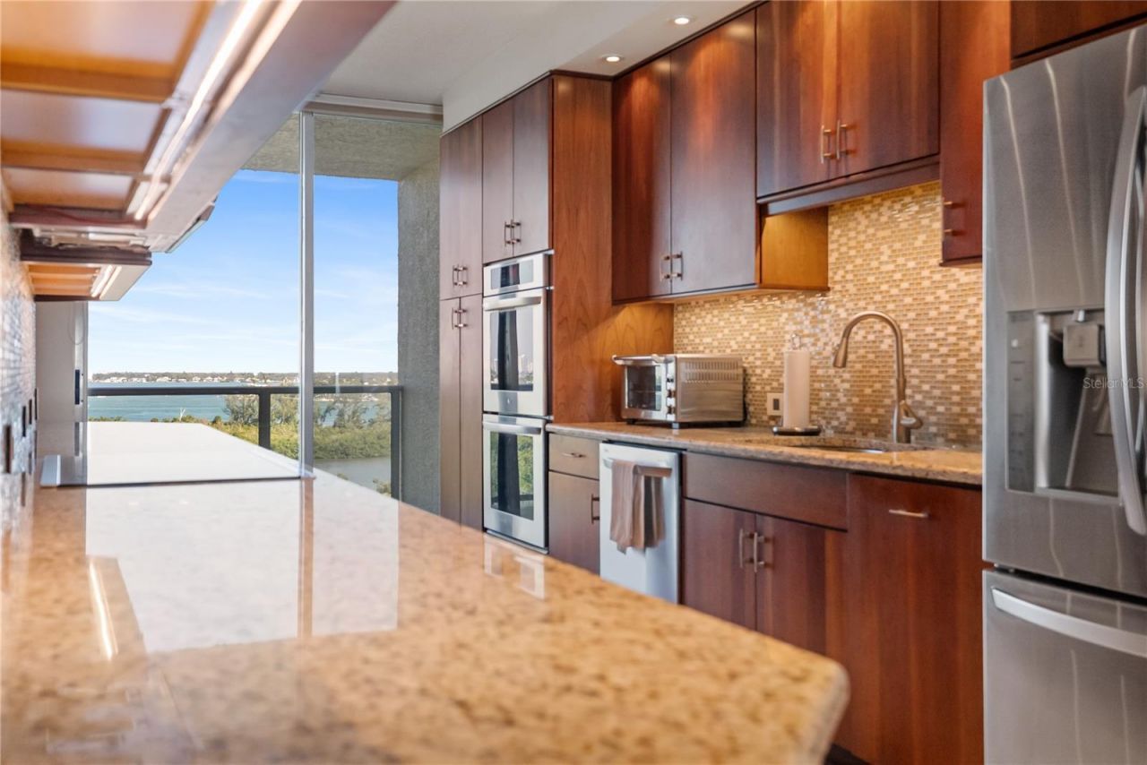 1800 Benjamin Franklin Drive, Unit B809, Sarasota, FL 34236 Photo