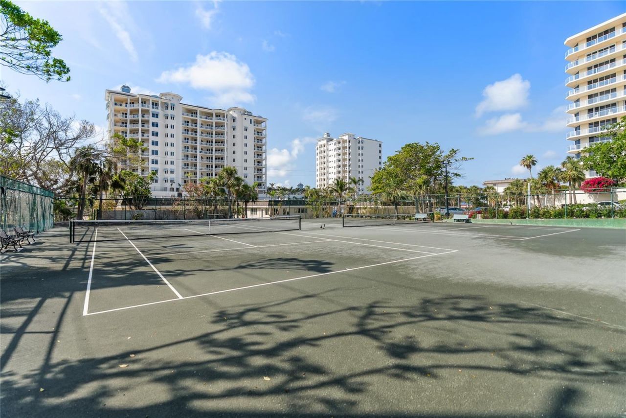 1800 Benjamin Franklin Drive, Unit B809, Sarasota, FL 34236 Photo