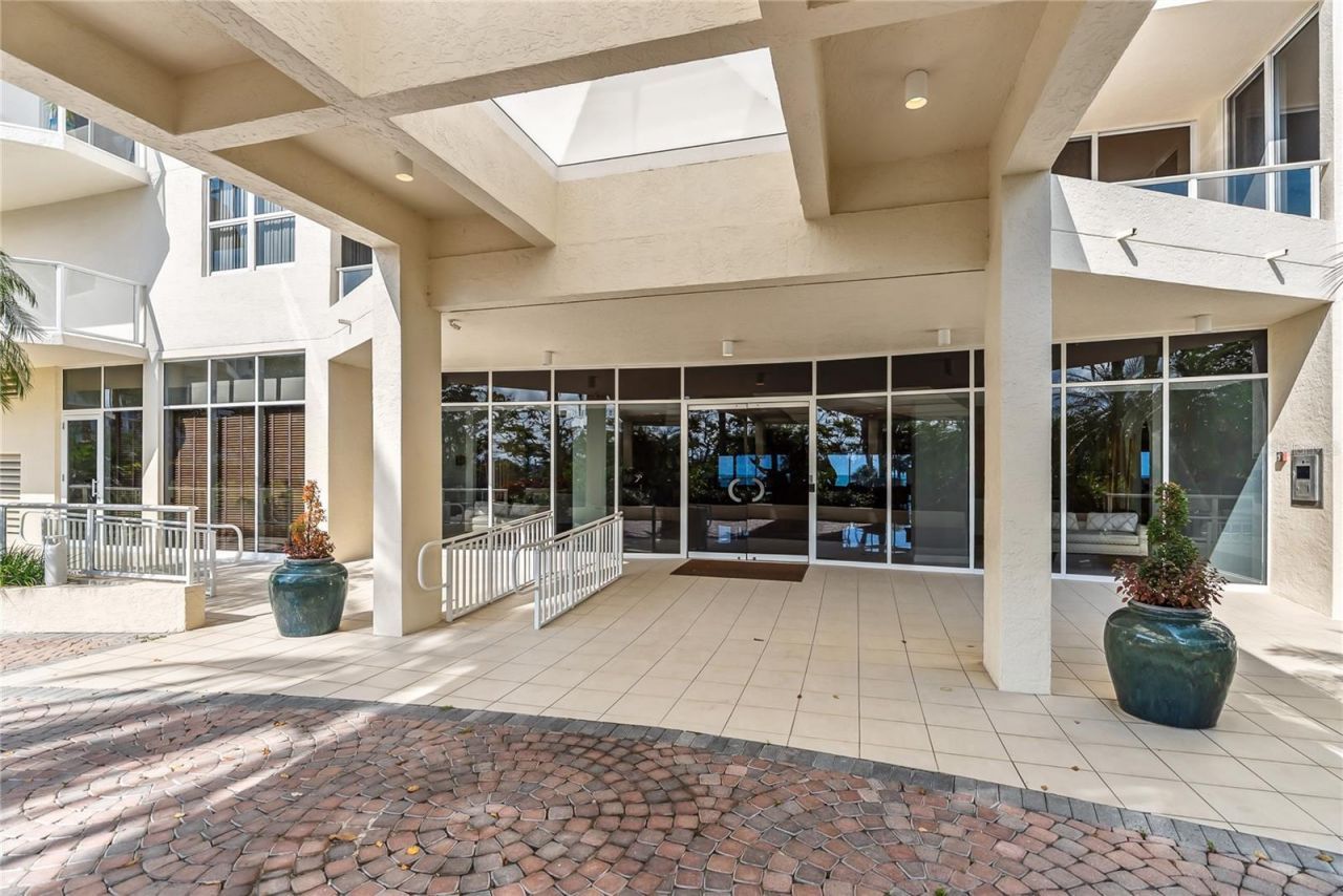 1800 Benjamin Franklin Drive, Unit B809, Sarasota, FL 34236 Photo