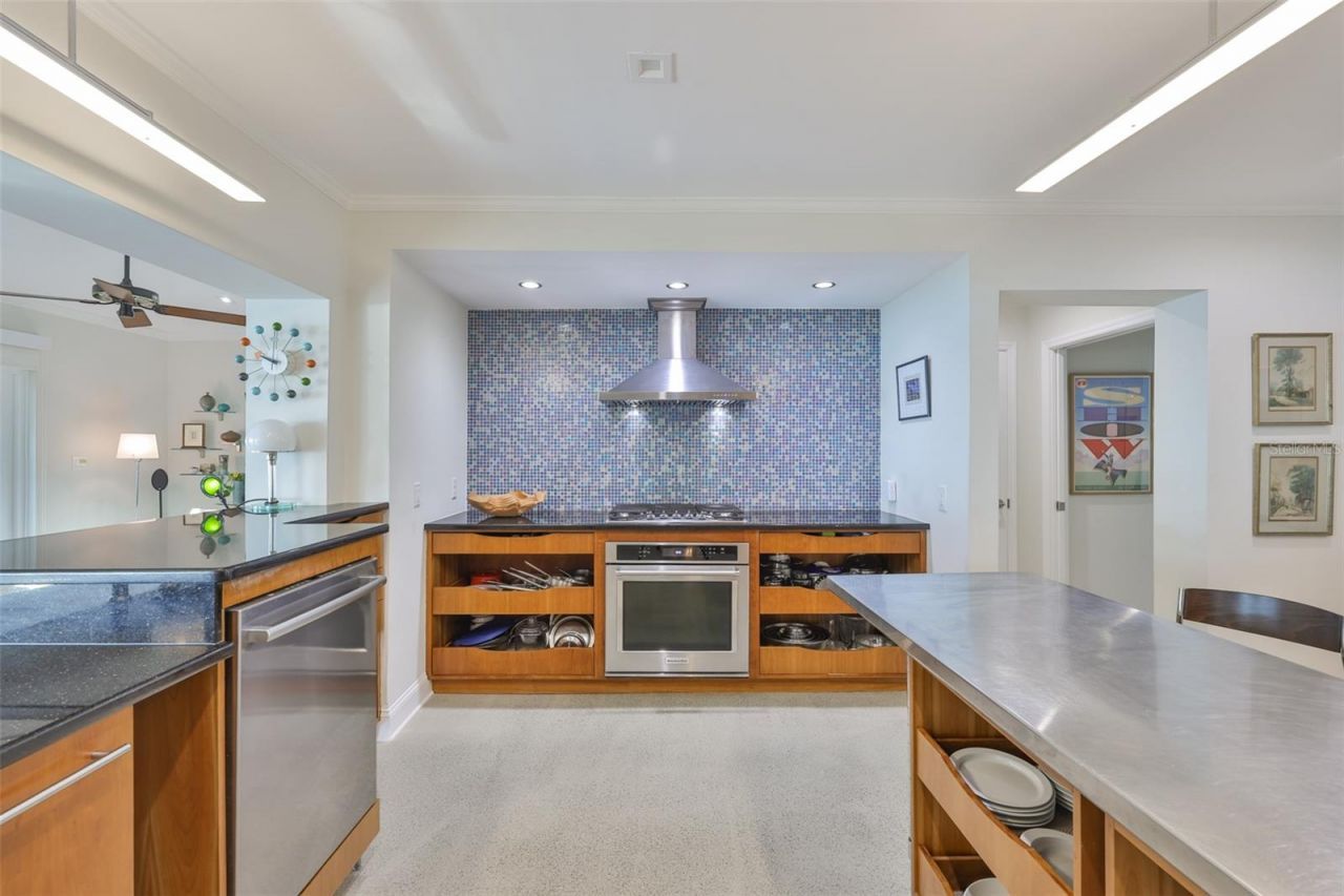 2158 Blossom Way S, Saint Petersburg, FL 33712 Photo