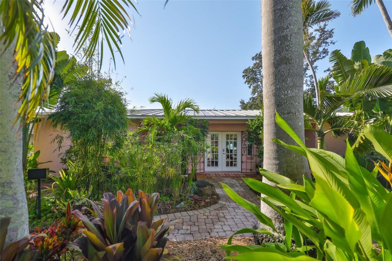 2158 Blossom Way S, Saint Petersburg, FL 33712 Photo