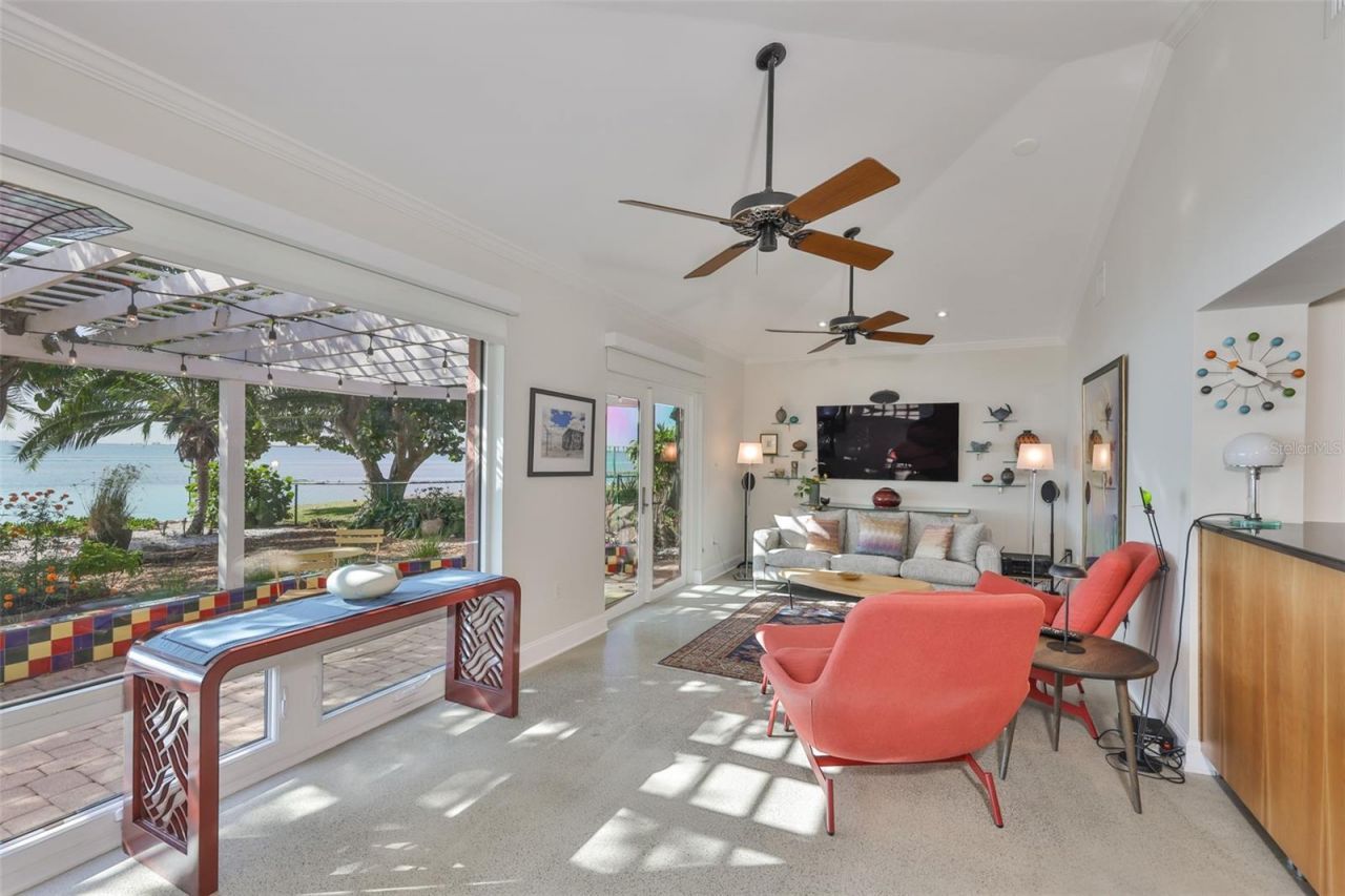 2158 Blossom Way S, Saint Petersburg, FL 33712 Photo