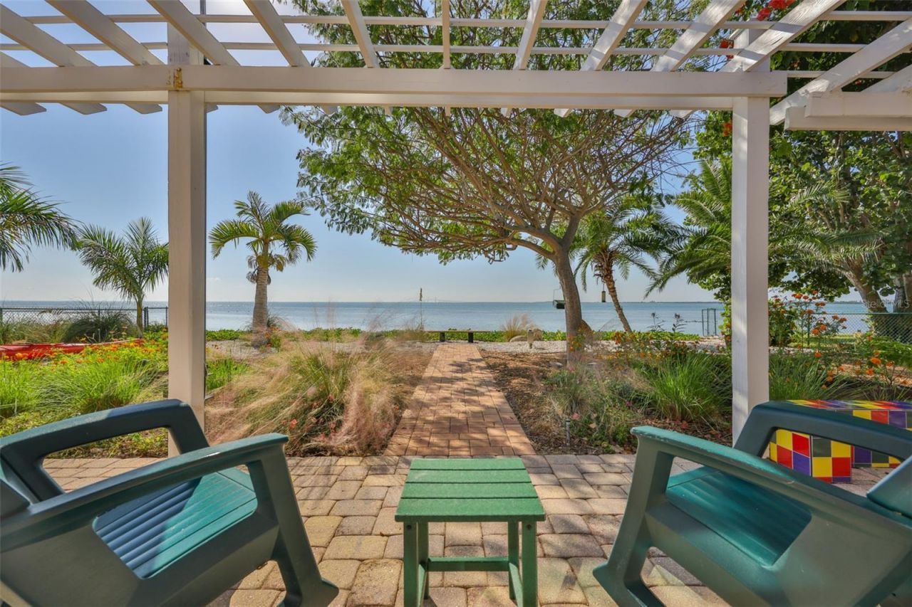 2158 Blossom Way S, Saint Petersburg, FL 33712 Photo