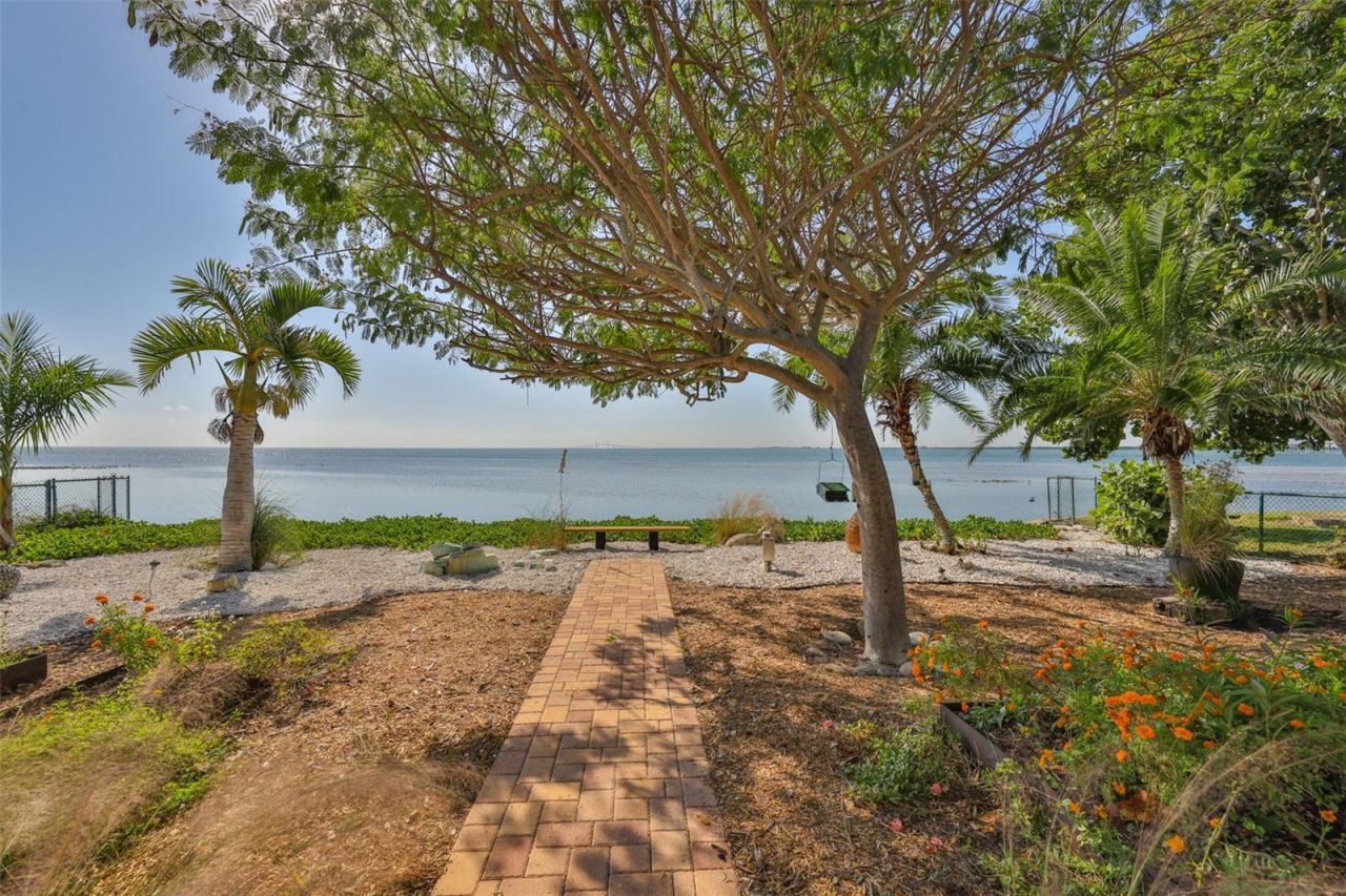 2158 Blossom Way S, Saint Petersburg, FL 33712 Photo