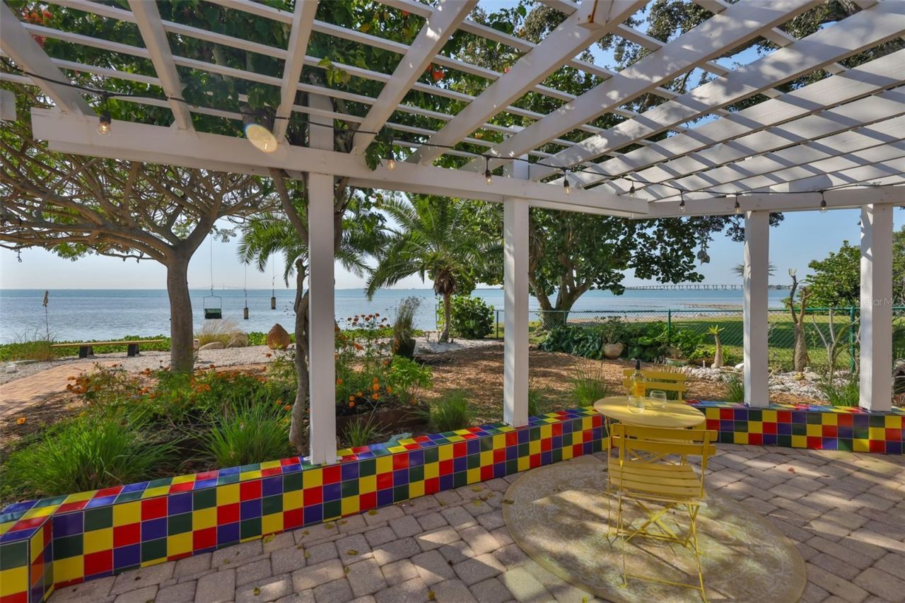 2158 Blossom Way S, Saint Petersburg, FL 33712 Photo