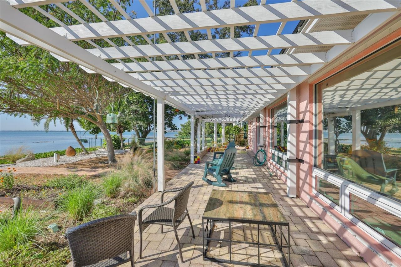 2158 Blossom Way S, Saint Petersburg, FL 33712 Photo