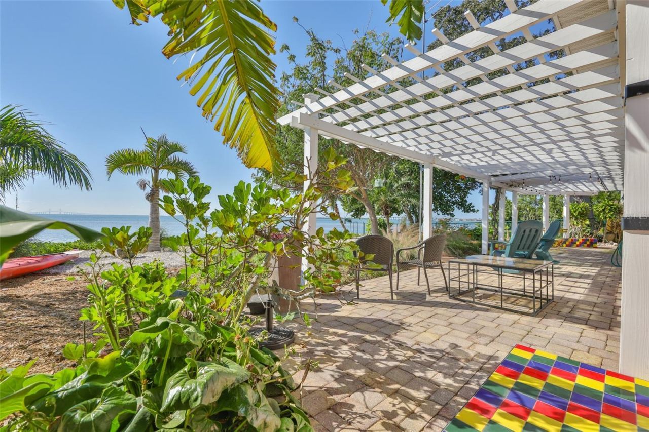 2158 Blossom Way S, Saint Petersburg, FL 33712 Photo