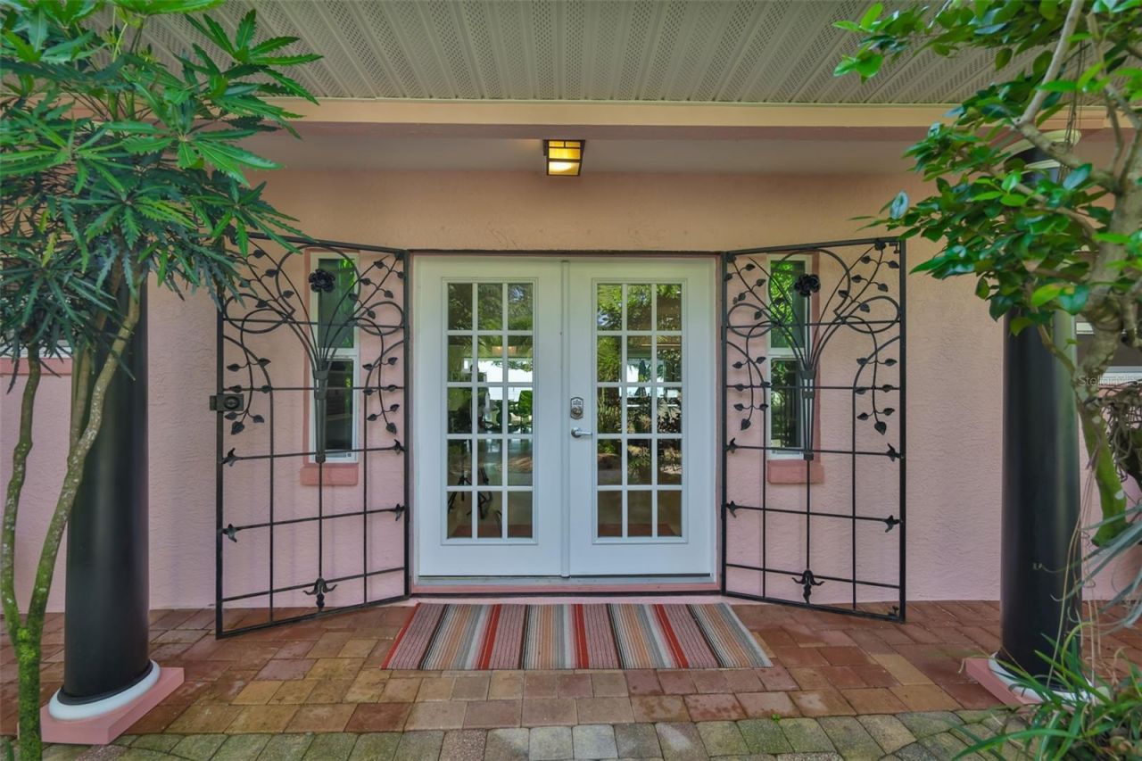 2158 Blossom Way S, Saint Petersburg, FL 33712 Photo