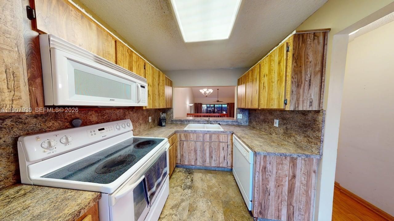 4222 SW 87th Ter, Davie, FL 33328 Photo