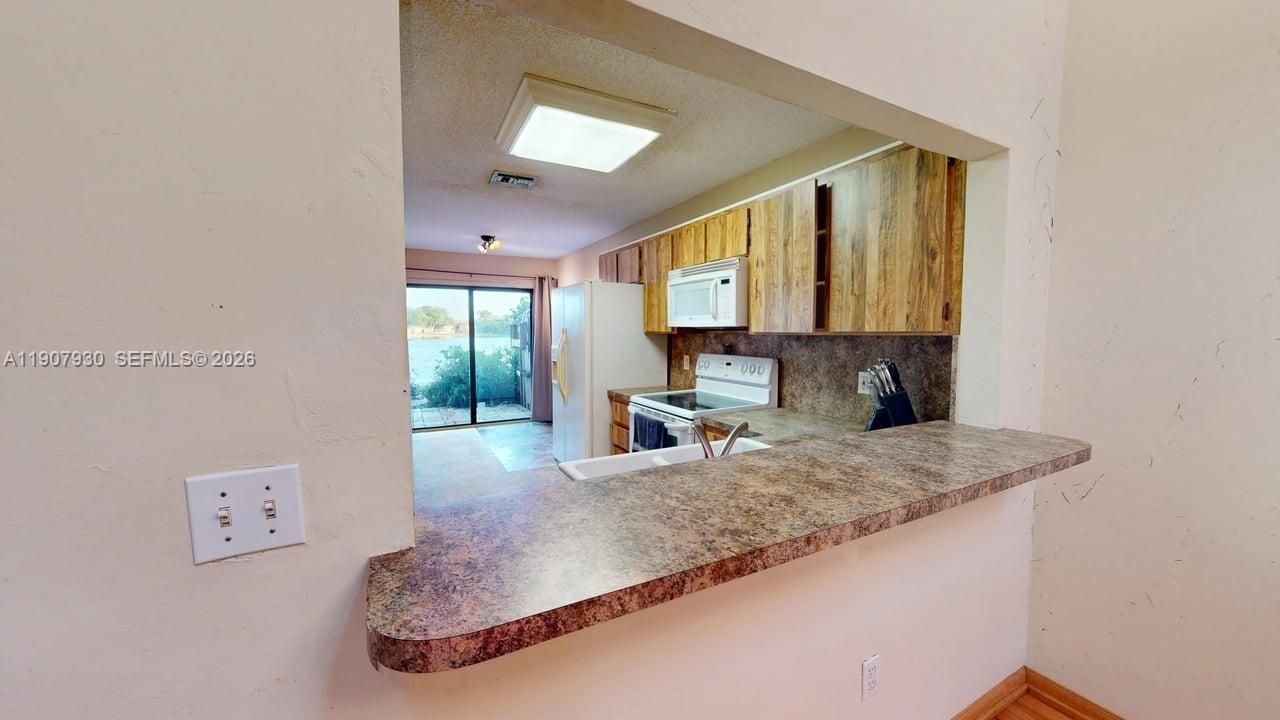 4222 SW 87th Ter, Davie, FL 33328 Photo