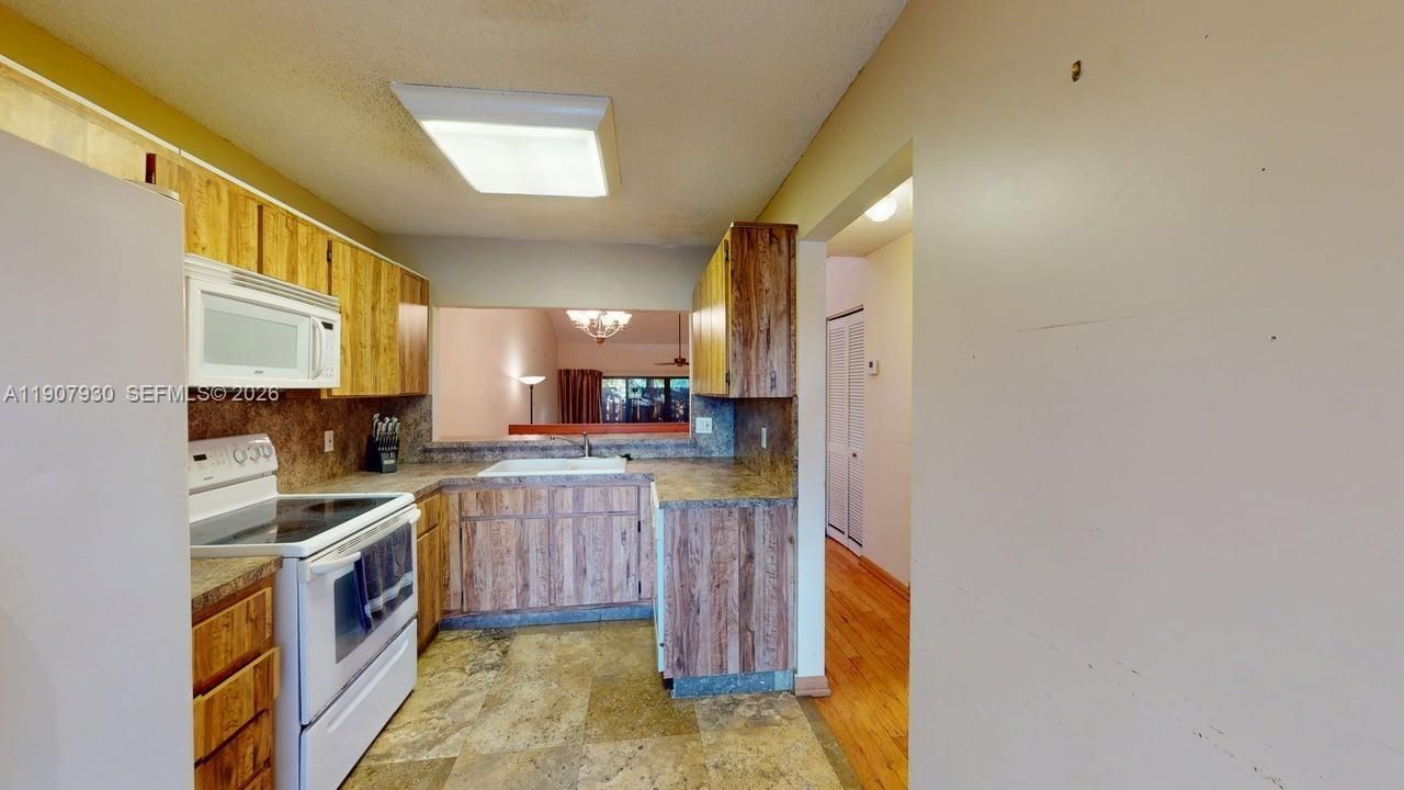 4222 SW 87th Ter, Davie, FL 33328 Photo