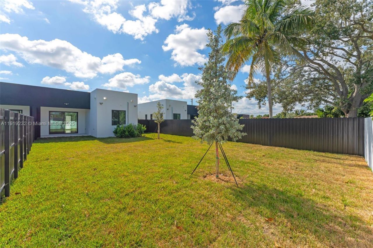 12389 SW 220 St, Miami, FL 33170 Photo