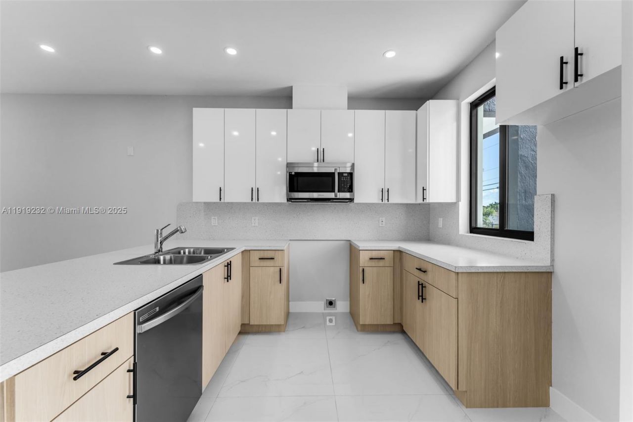 12389 SW 220 St, Miami, FL 33170 Photo