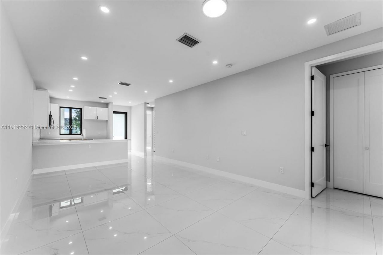 12389 SW 220 St, Miami, FL 33170 Photo