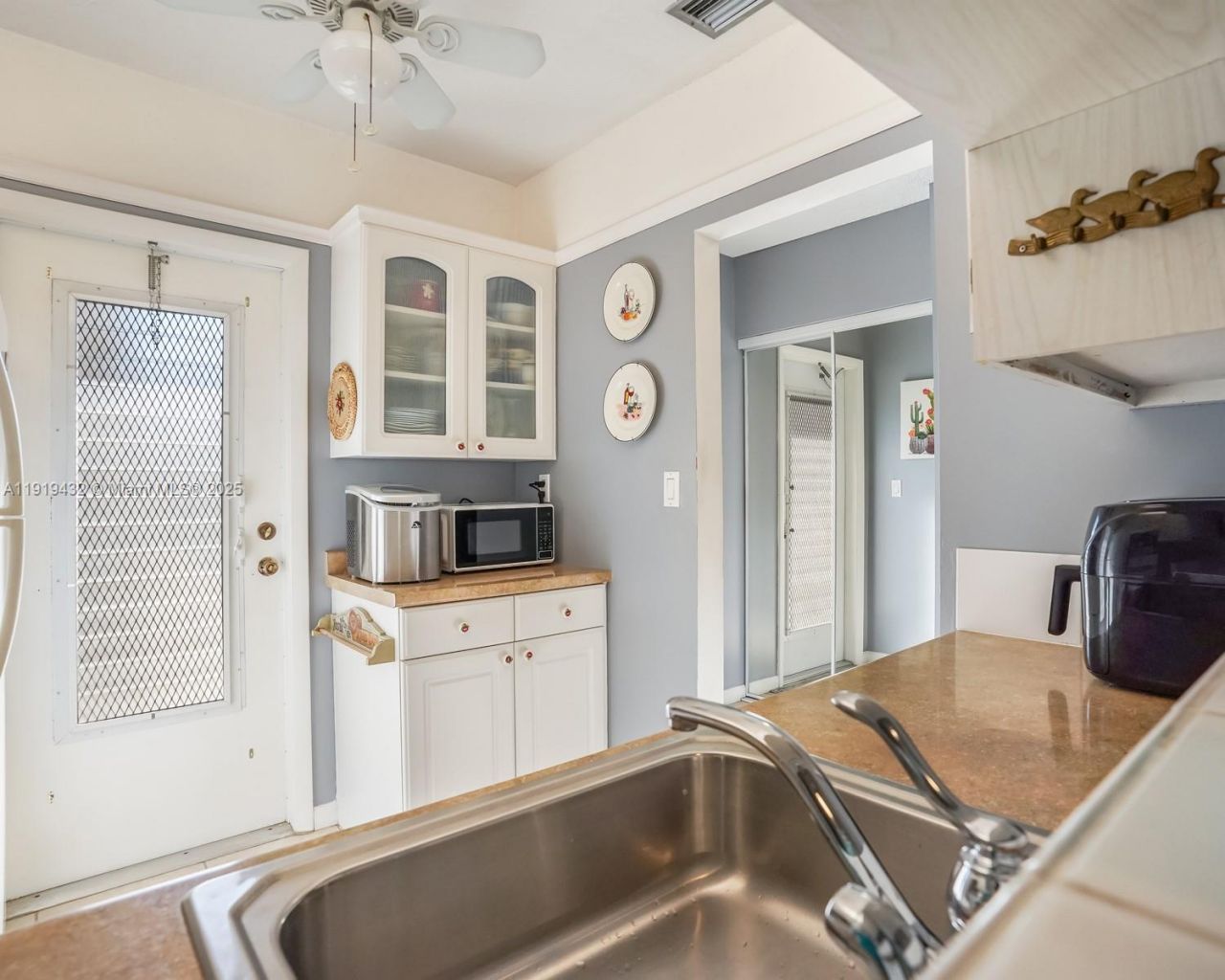 4705 NW 35th St, Unit 515, Lauderdale Lakes, FL 33319 Photo