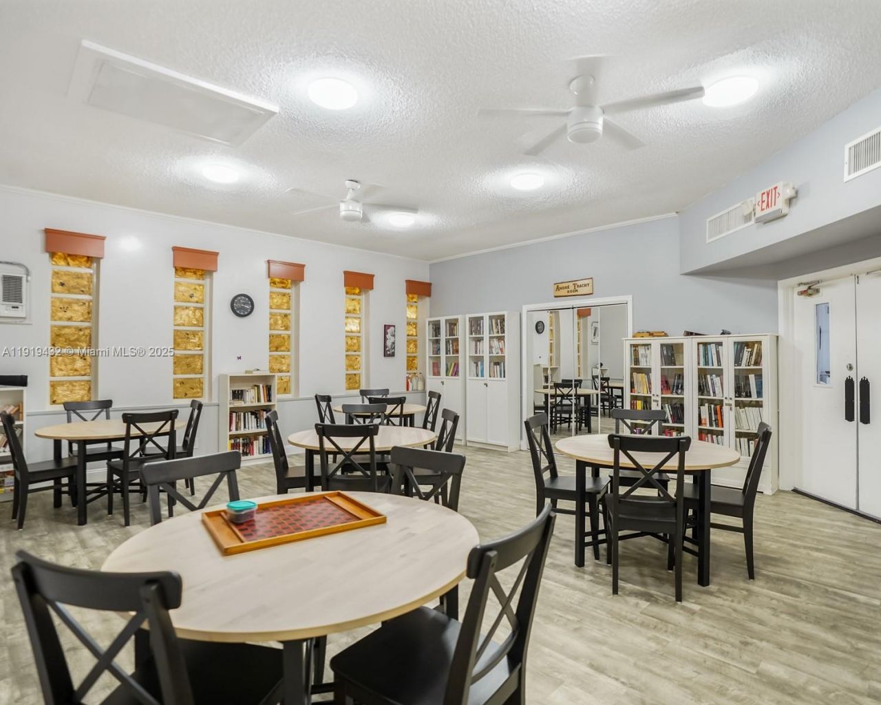 4705 NW 35th St, Unit 515, Lauderdale Lakes, FL 33319 Photo