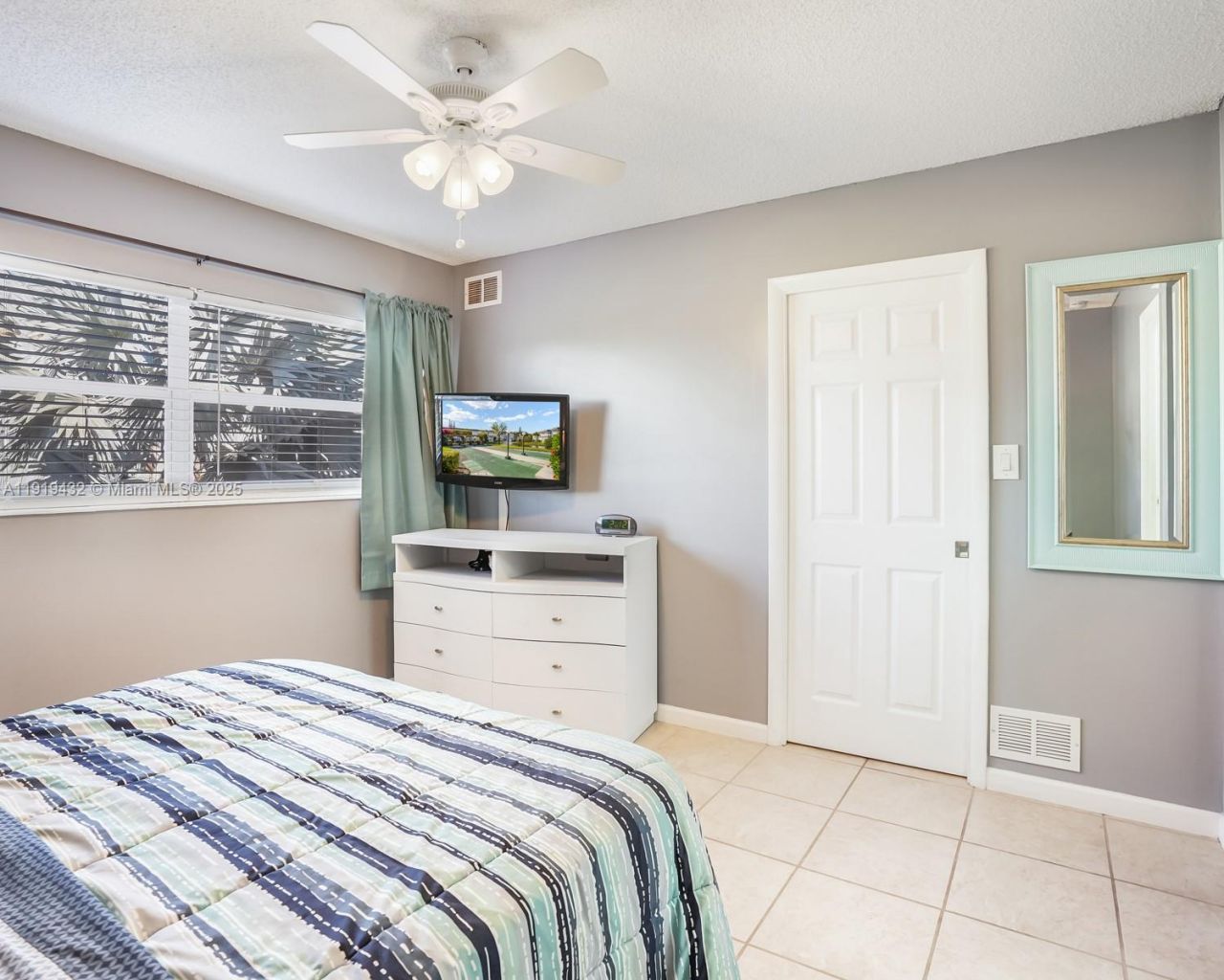 4705 NW 35th St, Unit 515, Lauderdale Lakes, FL 33319 Photo