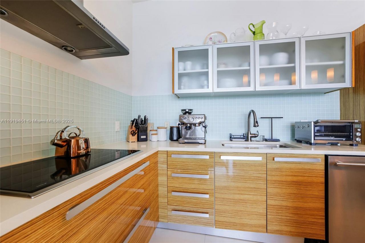 2020 N Bayshore Dr, Unit 1604, Miami, FL 33137 Photo