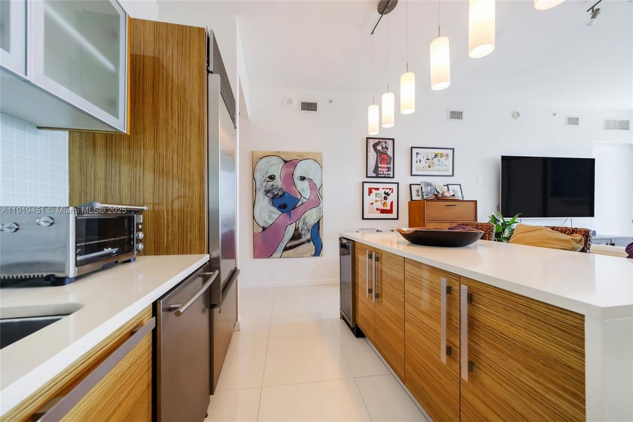 2020 N Bayshore Dr, Unit 1604, Miami, FL 33137 Photo