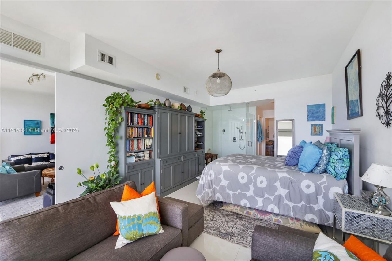 2020 N Bayshore Dr, Unit 1604, Miami, FL 33137 Photo