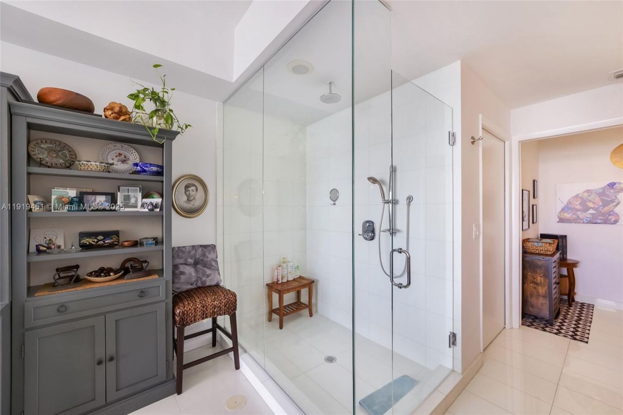 2020 N Bayshore Dr, Unit 1604, Miami, FL 33137 Photo