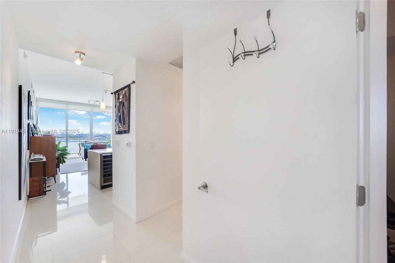 2020 N Bayshore Dr, Unit 1604, Miami, FL 33137 Photo