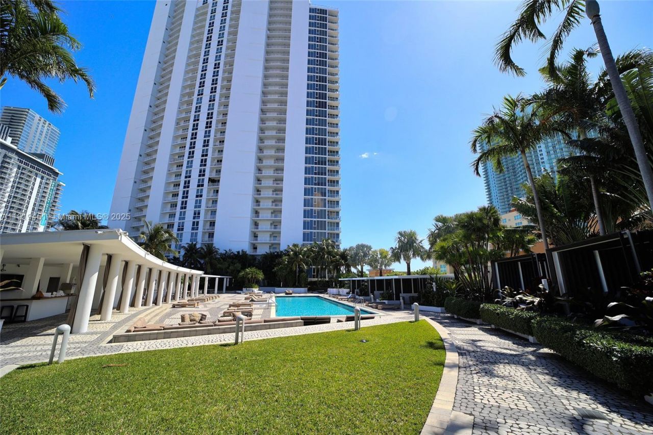 2020 N Bayshore Dr, Unit 1604, Miami, FL 33137 Photo