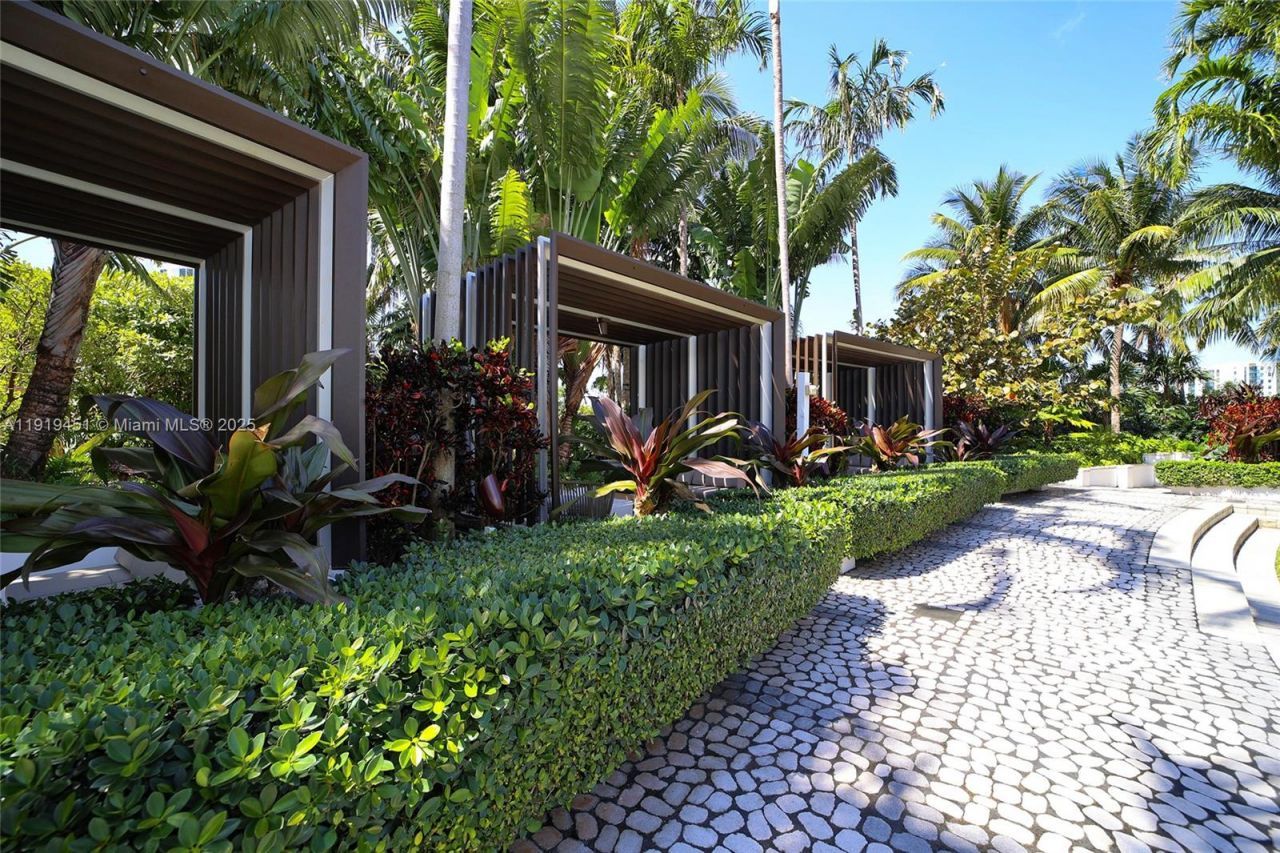 2020 N Bayshore Dr, Unit 1604, Miami, FL 33137 Photo