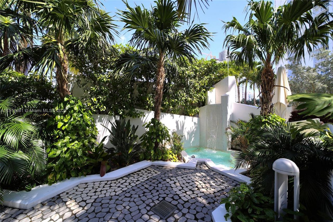 2020 N Bayshore Dr, Unit 1604, Miami, FL 33137 Photo