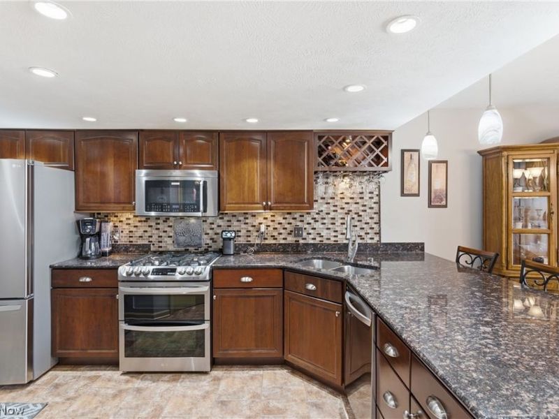 17209 Sun Meadow Trail, Strongsville, OH 44149 Photo 14