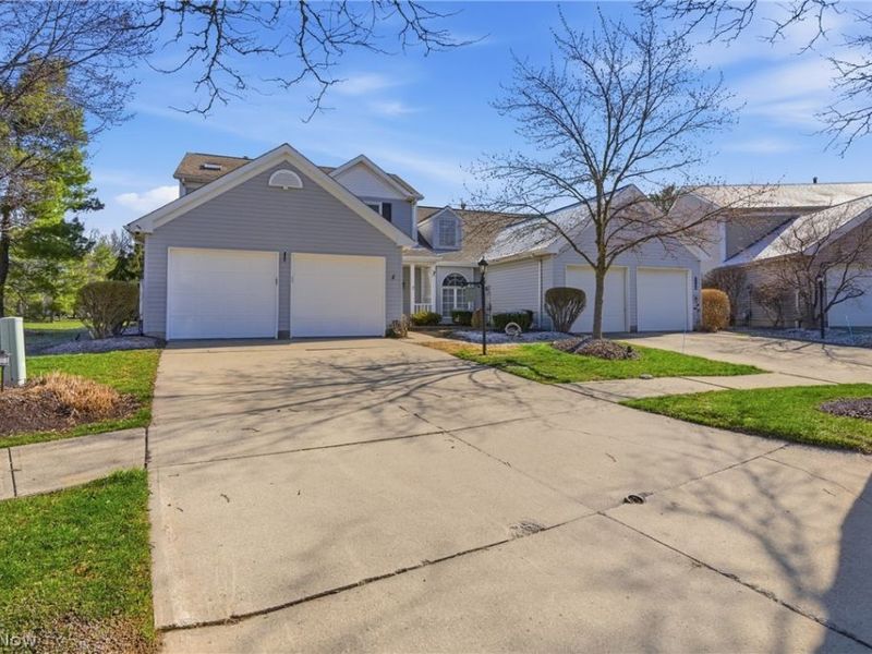 17209 Sun Meadow Trail, Strongsville, OH 44149 Photo 3