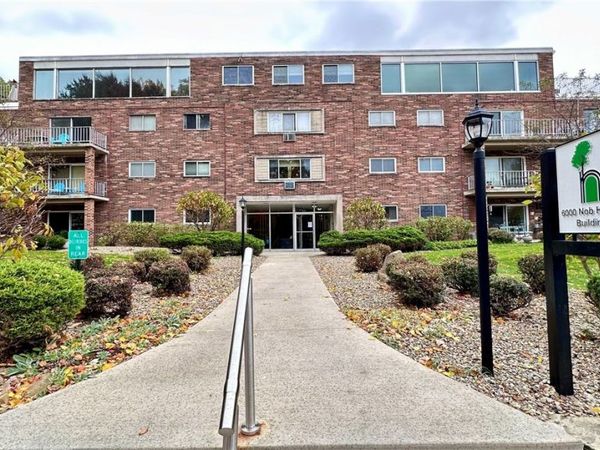 6000 Nob Hill Drive, Chagrin Falls, OH 44022