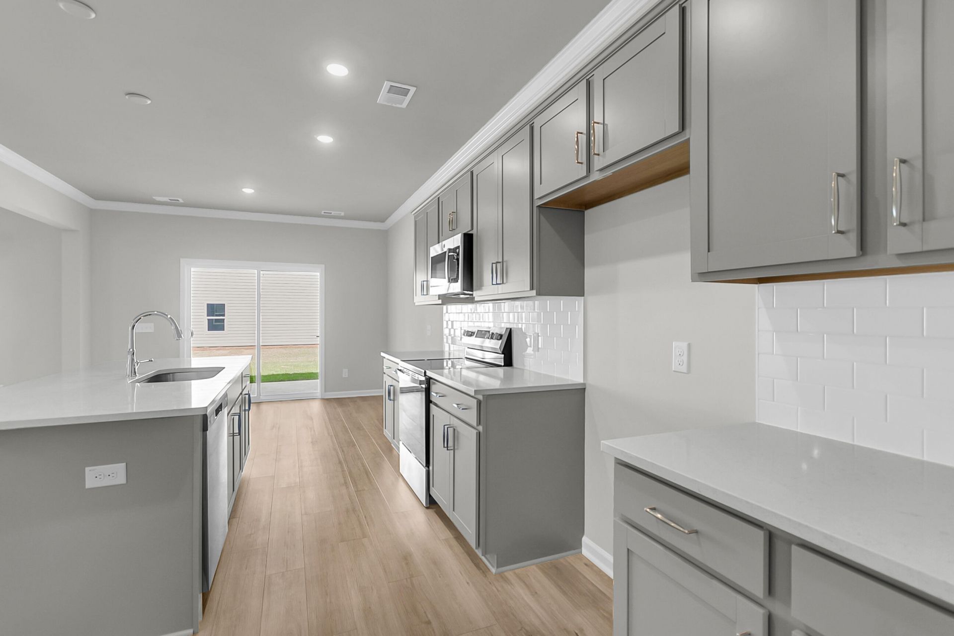 220 Central Creek Drive Photo 7