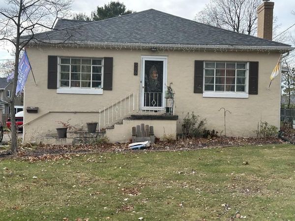 986 Woodland Rd., Mansfield, OH 44907