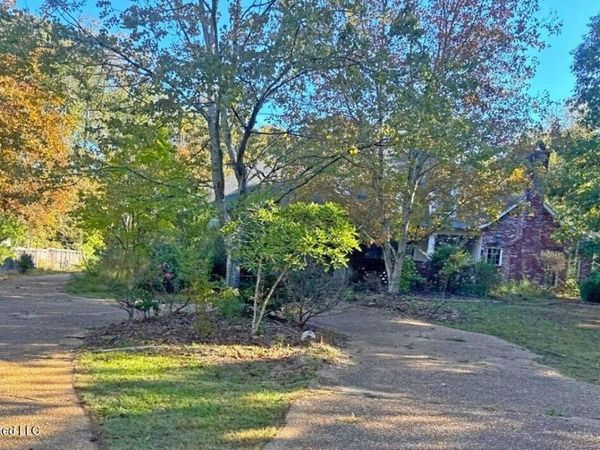 106 Quail Hollow Place, Brandon, MS 39047