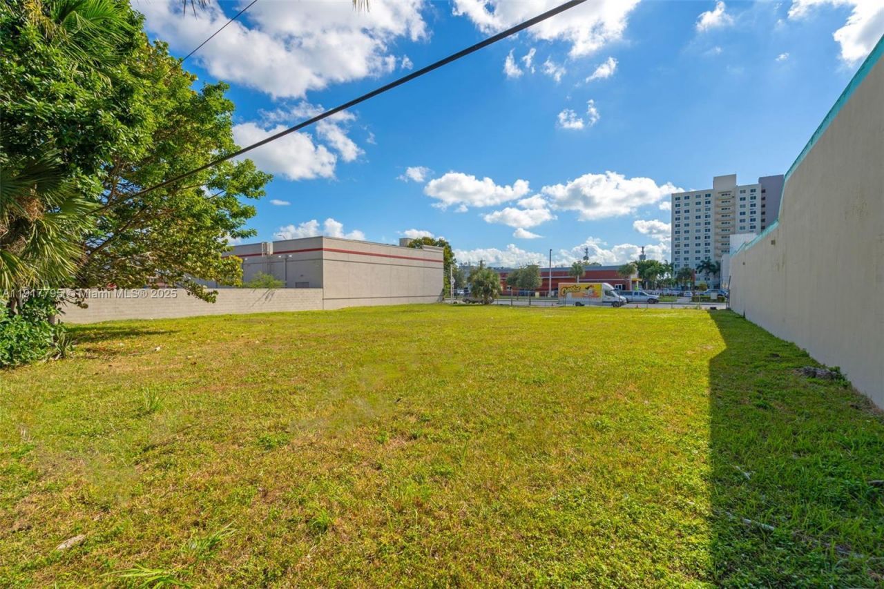 1025 W Flagler St, Miami, FL 33130 Photo