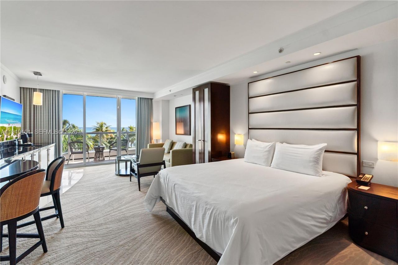 4391 Collins Ave, Unit 413, Miami Beach, FL 33140 Photo