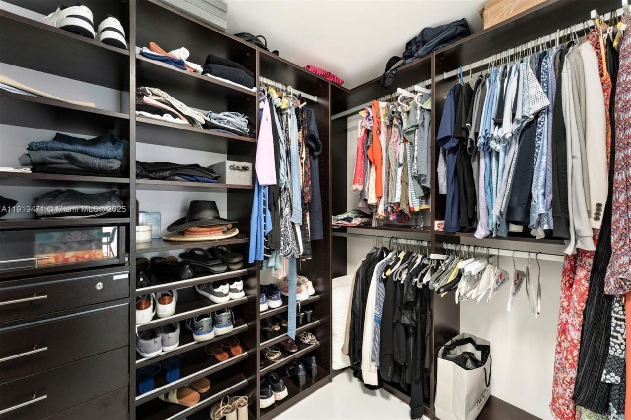 200 Biscayne Boulevard Way, Unit 303, Miami, FL 33131 Photo