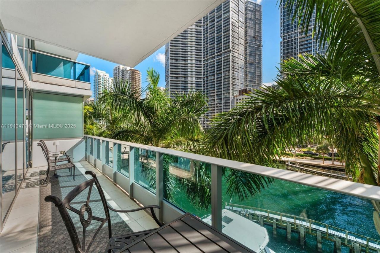 200 Biscayne Boulevard Way, Unit 303, Miami, FL 33131 Photo