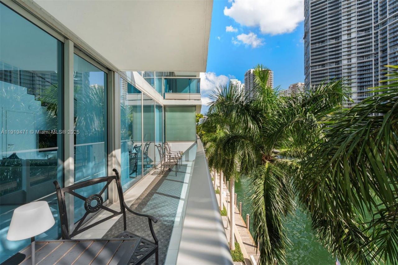200 Biscayne Boulevard Way, Unit 303, Miami, FL 33131 Photo