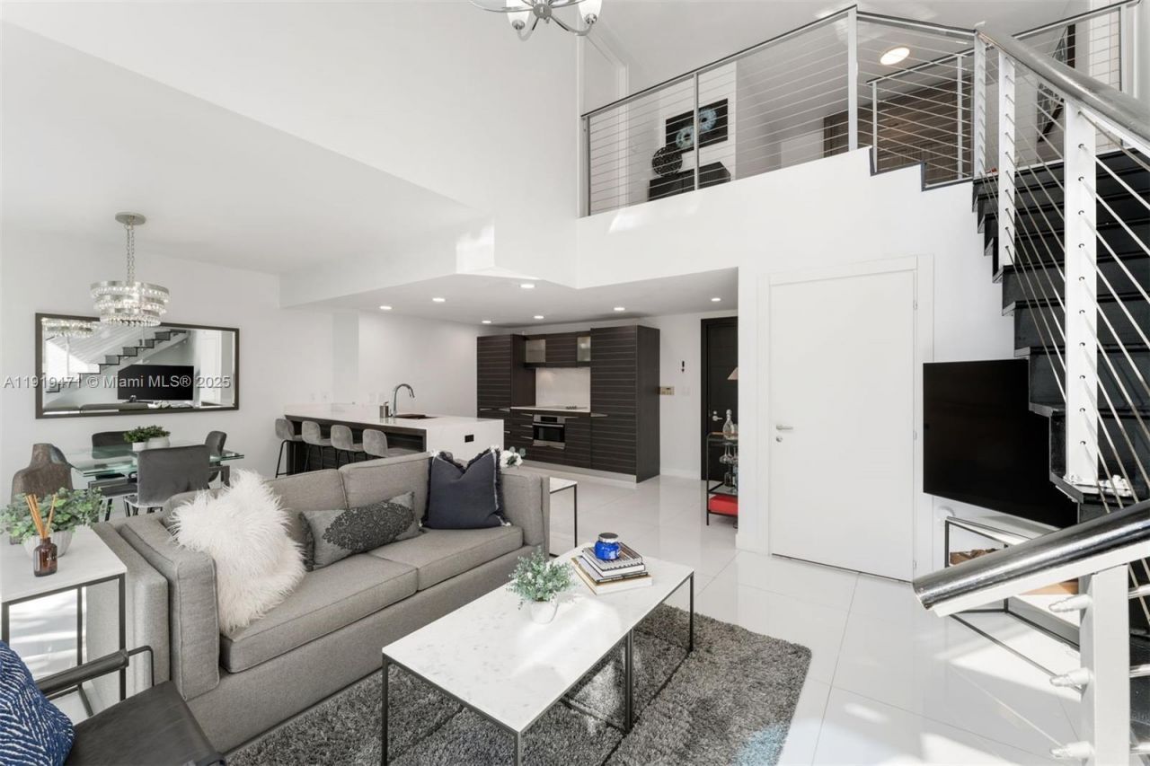 200 Biscayne Boulevard Way, Unit 303, Miami, FL 33131 Photo