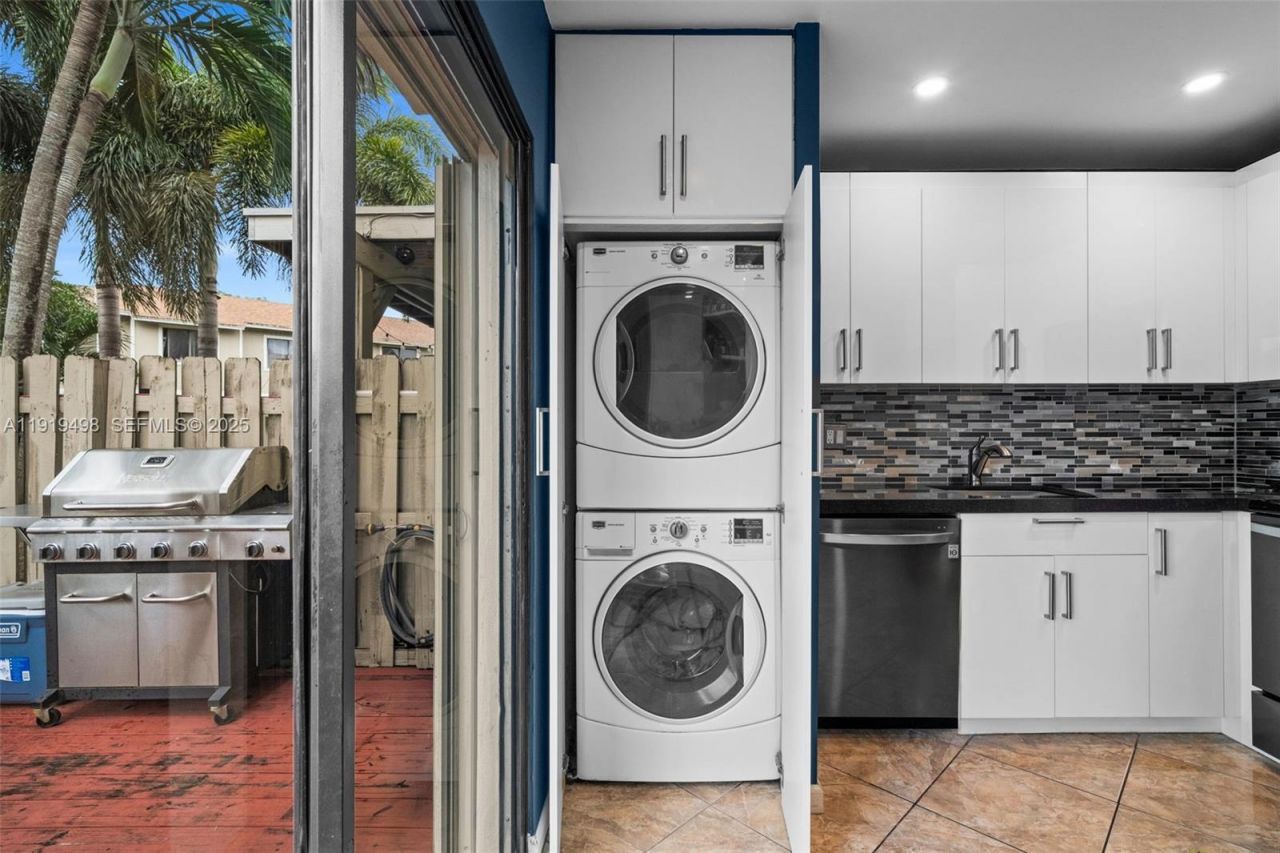 11166 NW 37th St, Sunrise, FL 33351 Photo