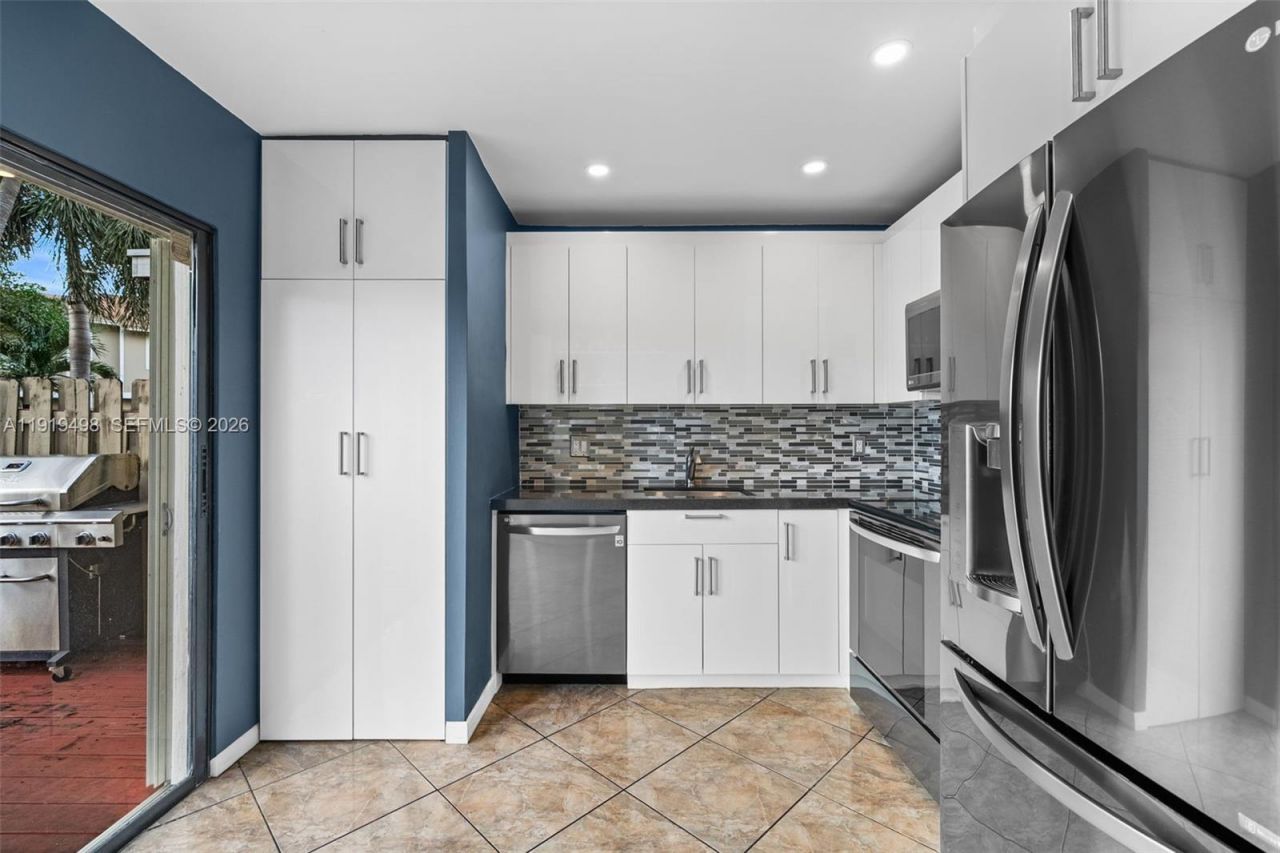 11166 NW 37th St, Sunrise, FL 33351 Photo