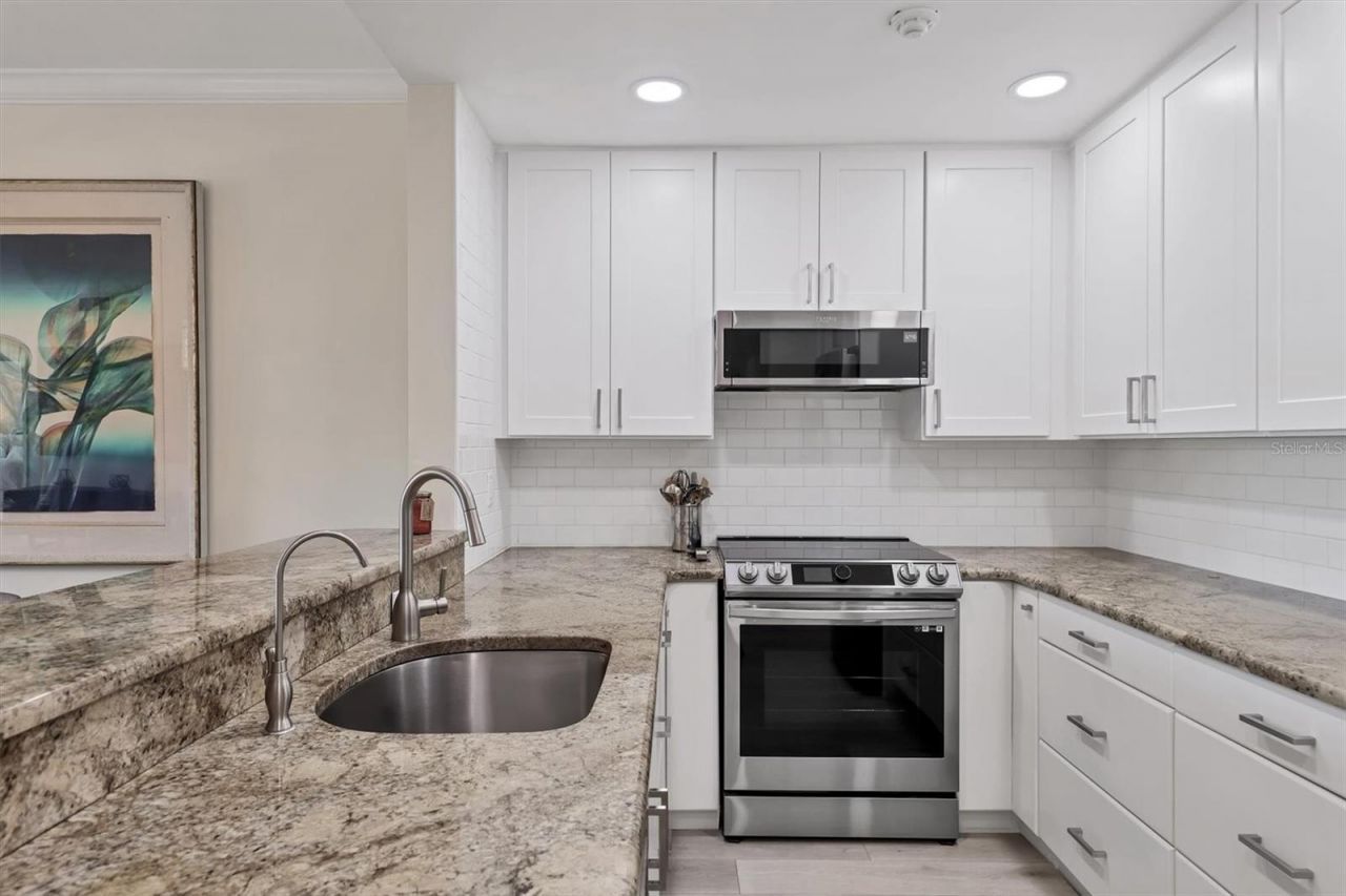 862 Hudson Avenue, Unit 862, Sarasota, FL 34236 Photo