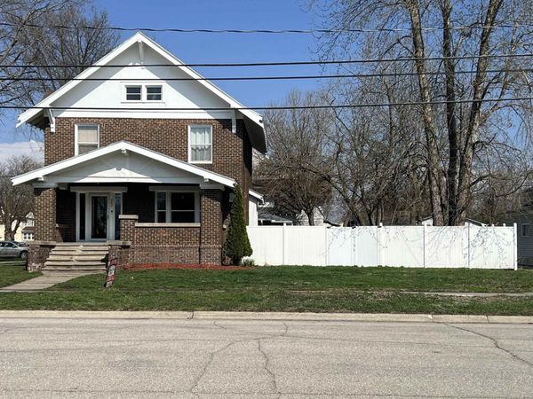 202 S Jackson Avenue, Eagle Grove, IA 50533